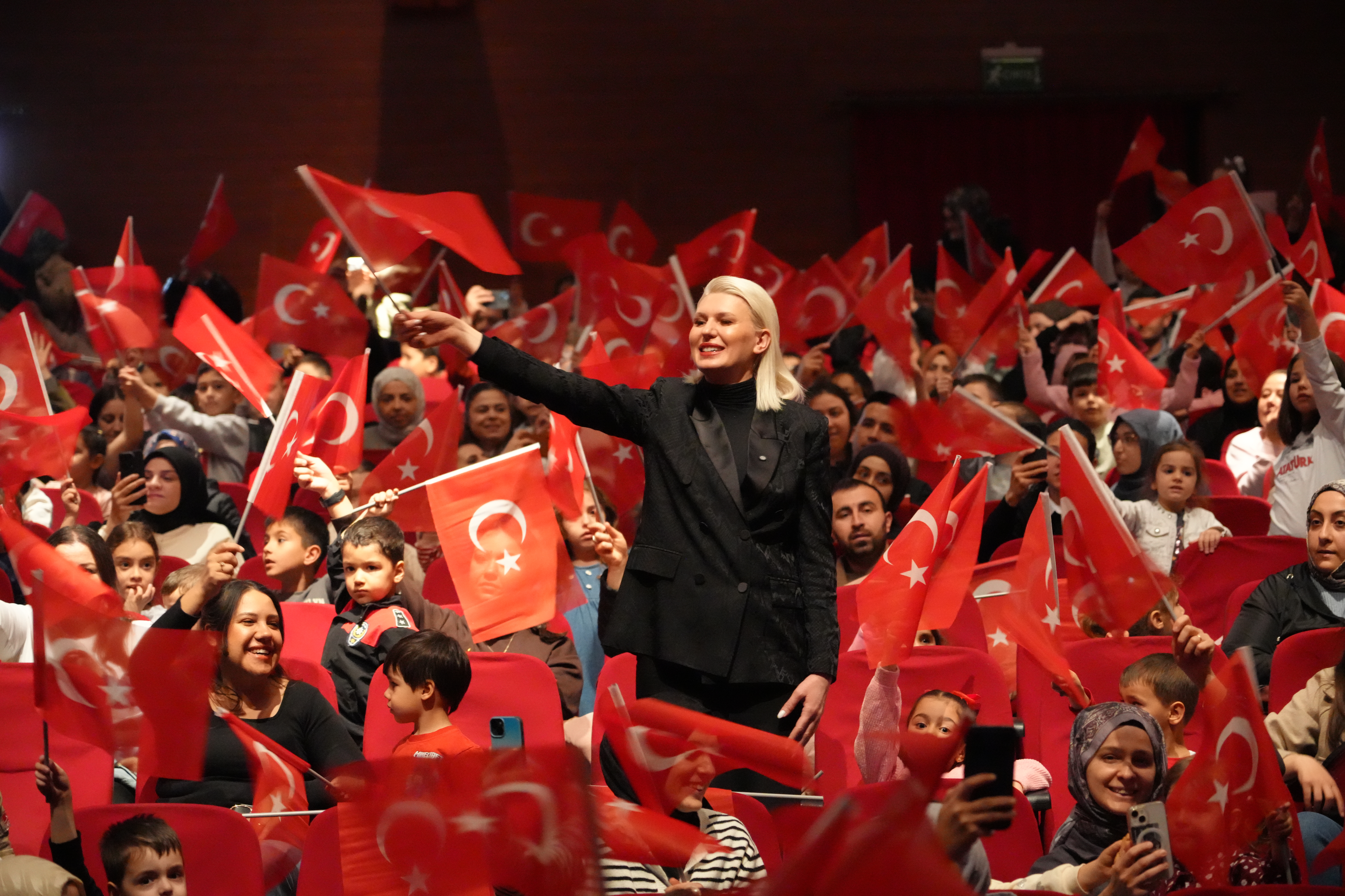 Başkan Subaşı Çocukların 23 Nisan Sevincini Paylaştı